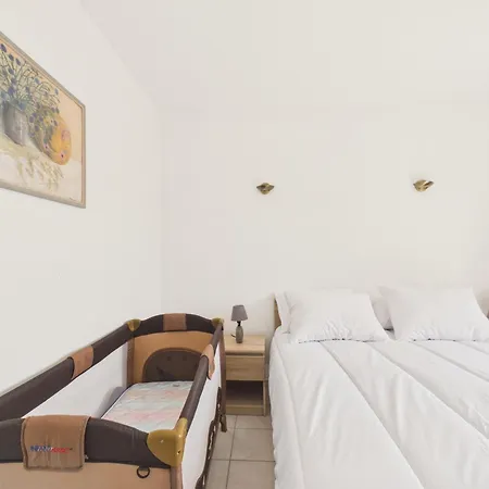 Agreable Maison Avec Terrasse 500 M - 4p 別荘